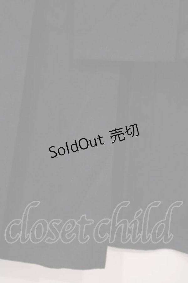 画像3: BPN / クロスチェーン付きアシメプリーツスカート M ブラック O-26-01-29-024-GO-SK-OW-OS (3)