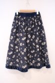 画像2: axes femme / 花柄コーデュロイ調スカート M ネイビー O-26-01-29-025-AX-SK-OW-OS (2)