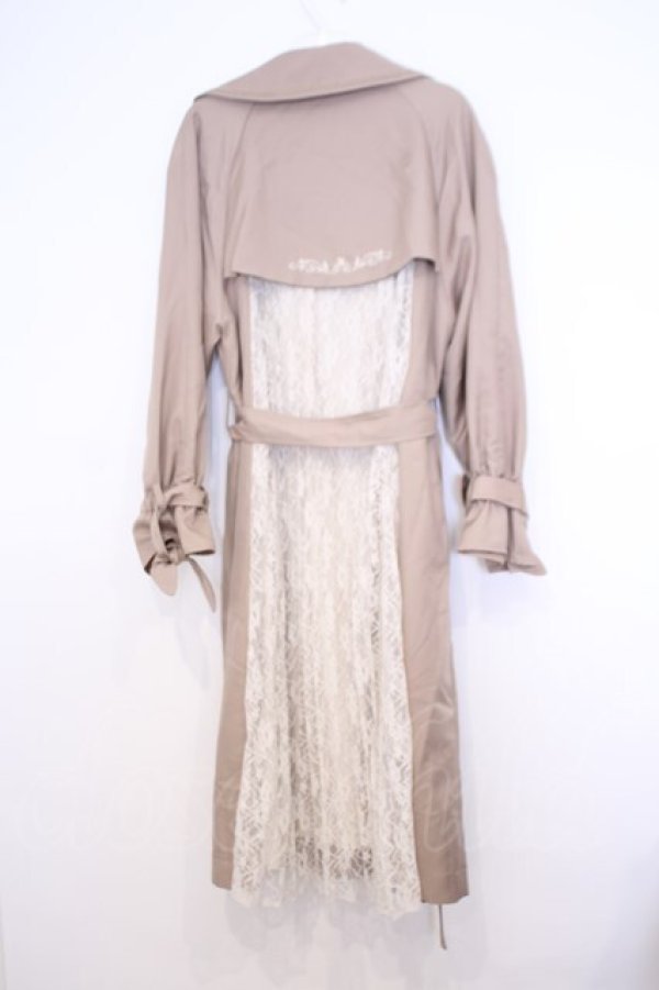 画像3: axes femme / プリーツレーストレンチコート  ベージュ O-26-01-30-1024-AX-CO-IG-ZT0202D (3)