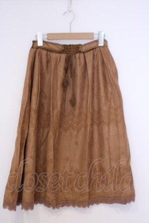 画像: axes femme / スエード刺繍ロングスカート  キャメル O-26-02-04-1048-AX-SK-IG-OS