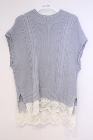 画像: axes femme / 裾チュールレースニットベスト  サックス O-26-02-04-1082-AX-TO-IG-OS