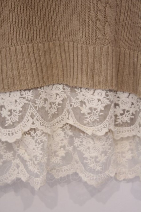 画像2: axes femme / 裾チュールレースニットベスト  ベージュ O-26-02-04-1020-AX-TO-IG-OS (2)