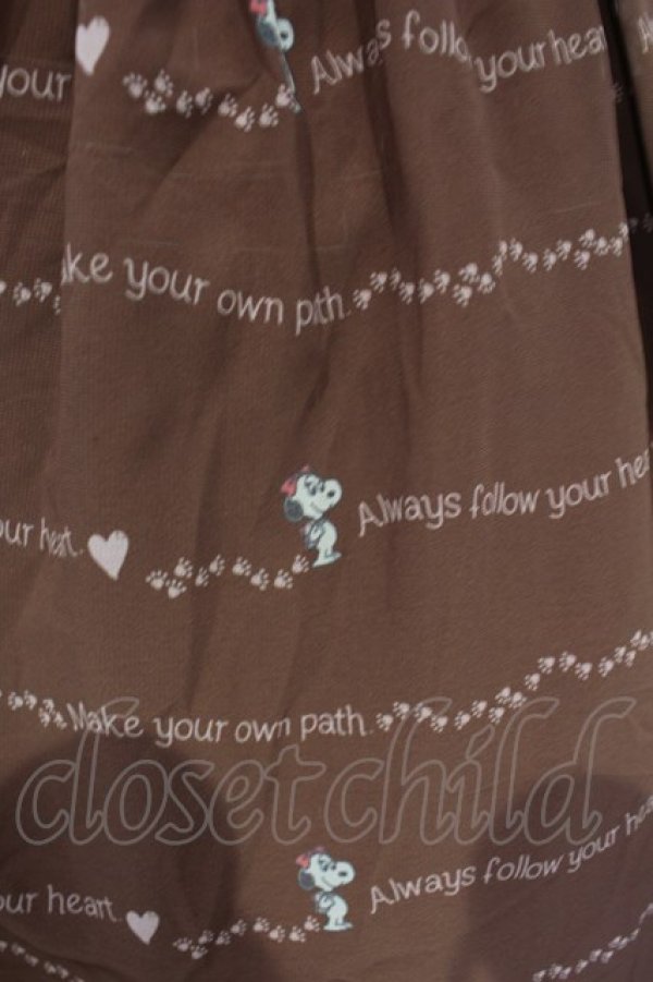 画像3: metamorphose / ベル　襟付きジャンパースカート  ロゴ柄/ブラウン O-26-02-06-053-ME-OP-OW-OS (3)