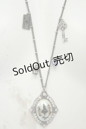 画像: axes femme / DISNEYコラボアリスカボションネックレス  シルバー O-26-02-06-1060-AX-AC-OW-OS