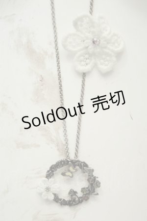 画像: axes femme / お花＆リースモチーフネックレス  シルバー O-26-02-06-1075-AX-AC-OW-ZT0211U