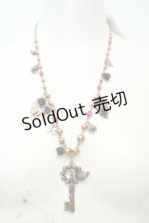 画像: axes femme / バタフライキーモチーフネックレス  ゴールド O-26-02-06-1076-AX-AC-OW-OS