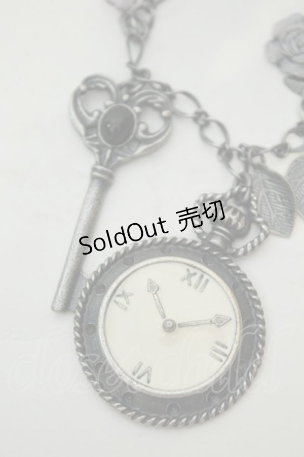 画像2: axes femme / DISNEYコラボアリスバッグチャーム  シルバー O-26-02-06-1121-AX-AC-OW-OS (2)