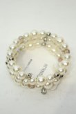 画像2: axes femme / 多連パールブレスレット  シロ O-26-02-06-1124-AX-AC-OW-OS (2)