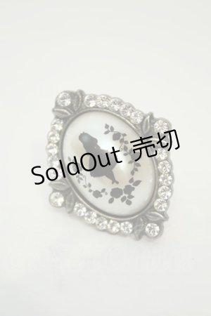 画像: axes femme / DISNEYアリスコラボカボションリング  シルバー O-26-02-06-1130-AX-AC-OW-OS