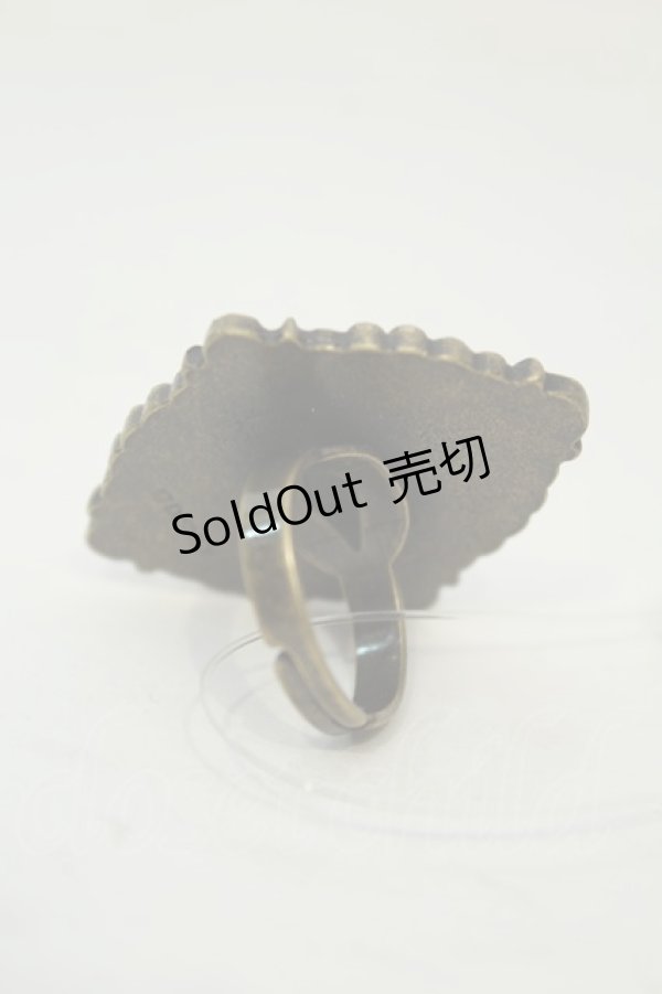 画像2: axes femme / DISNEYアリスコラボカボションリング  ゴールド O-26-02-06-1132-AX-AC-OW-OS (2)