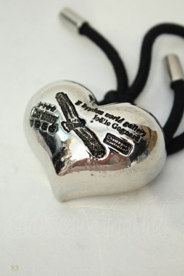 画像2: E hyphen world gallery / ハート型ヘアゴム  シルバー O-26-02-06-1136-LO-AC-OW-OS (2)