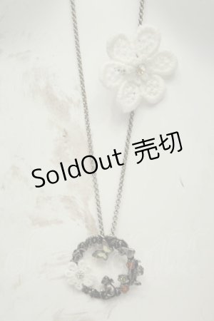 画像: axes femme / お花＆リースモチーフネックレス  シルバー O-26-02-06-1042-AX-AC-OW-ZT0211U