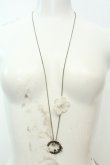 画像2: axes femme / お花＆リースモチーフネックレス  シルバー O-26-02-06-1042-AX-AC-OW-OS (2)