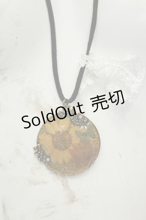 画像: axes femme / フラワー封入ネックレス  ゴールド O-26-02-06-1044-AX-AC-OW-ZT0211U