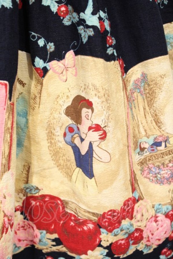 画像4: BABY,THE STARS SHINE BRIGHT / フリルジャンパースカート（Snow White）  ネイビー O-26-02-06-062-BA-OP-OW-OS (4)