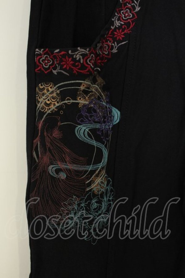 画像2: Ozz oneste / 和柄クロップドパンツ  ブラック O-26-02-06-023-OO-PA-OW-OS (2)