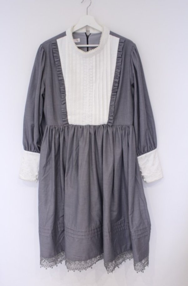 画像1: 海外ロリータ / ヨークタックワンピース 2XL グレー×シロ O-26-02-07-1013-LO-OP-IG-OS (1)