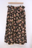 画像1: metamorphose / 薔薇柄ロングスカート  クロ O-26-02-09-040-ME-SK-OW-OS (1)