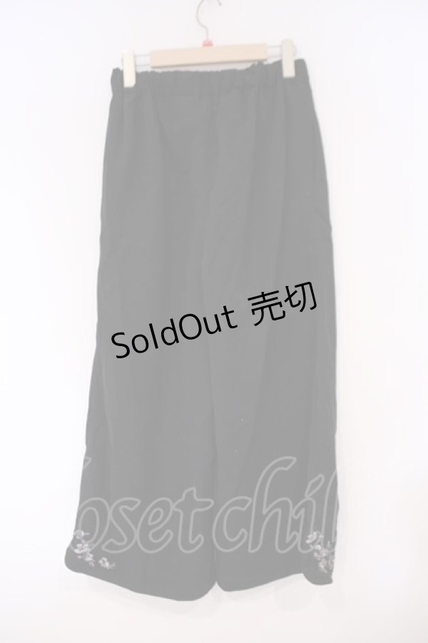 画像2: axes femme / 花刺繍入りワイドパンツ M クロ O-26-02-09-065-AX-PA-OW-ZT595 (2)