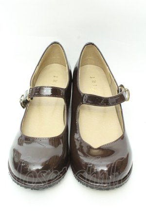 画像: Fi.n.t / エナメルストラップパンプス M ブラウン O-26-02-12-003-CA-SH-OW-OS