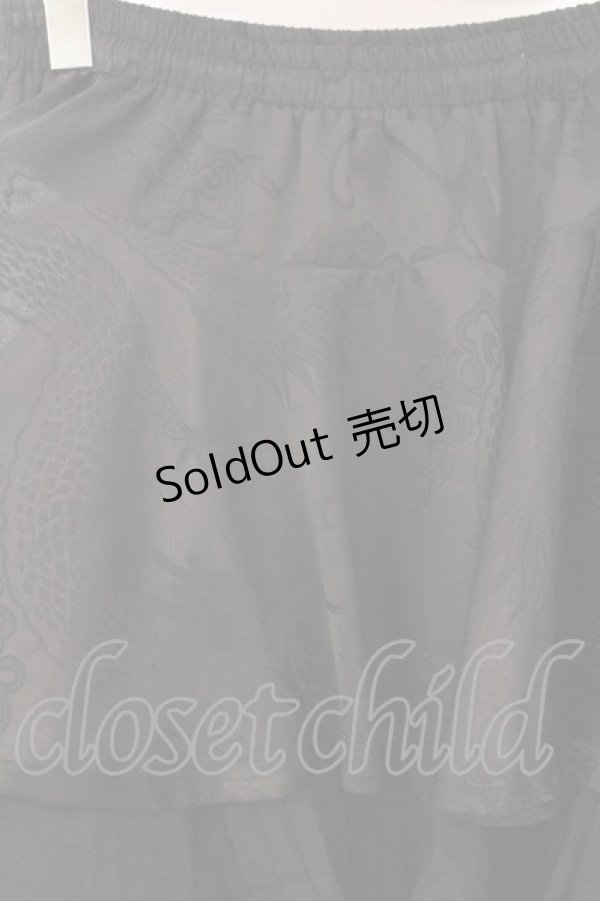 画像2: Qutie Frash / 2023年プレミアム-蘿月-アシメスカート  ブラック O-26-02-14-042-QU-SK-OW-OS (2)