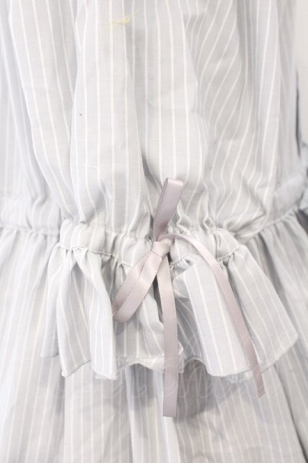 画像4: Physical Drop / 前釦ティアードワンピース  グレーストライプ O-26-02-14-060-LO-OP-OW-OS (4)