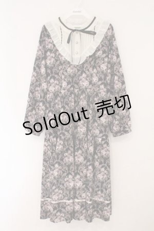 画像: axes femme / ウォールオーナメント柄ワンピース  クロ×オフ O-26-02-16-076-AX-OP-IG-OS