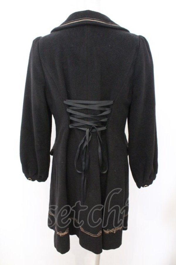 画像3: Amavel / フードケープ付きクロス刺繍ロングコート  クロ O-26-02-18-004-CA-CO-IG-OS (3)