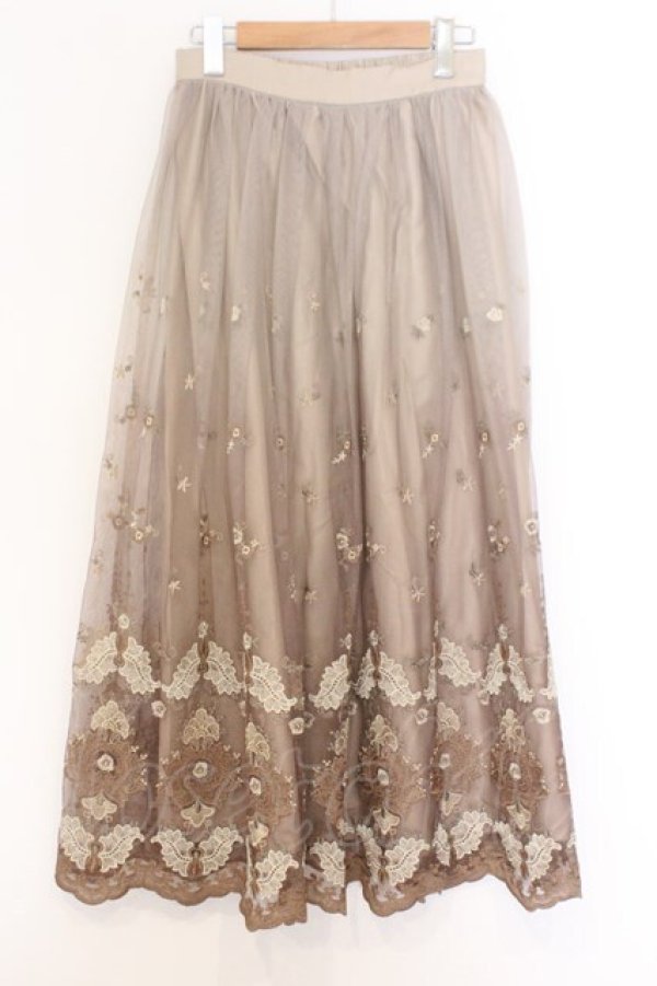 画像1: axes femme / グラデチュール刺繍スカート  キャメル O-26-02-18-1029-AX-SK-IG-OS (1)