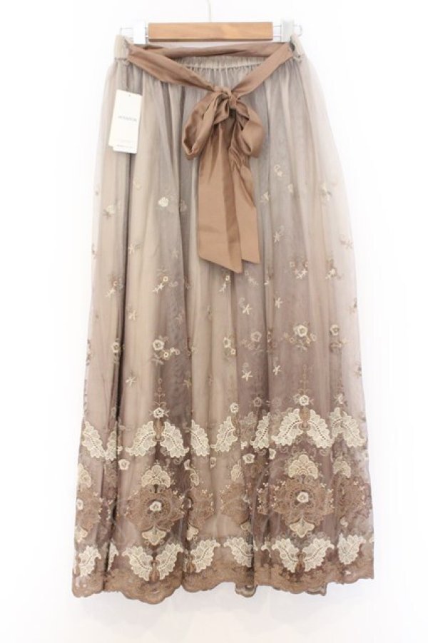 画像3: axes femme / グラデチュール刺繍スカート  キャメル O-26-02-18-1029-AX-SK-IG-OS (3)