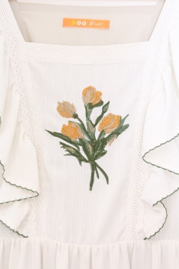 画像2: Fi.n.t / アートフラワー刺繍ショルダーフリルワンピース  オフシロ O-26-02-21-076-CA-OP-IG-OS (2)