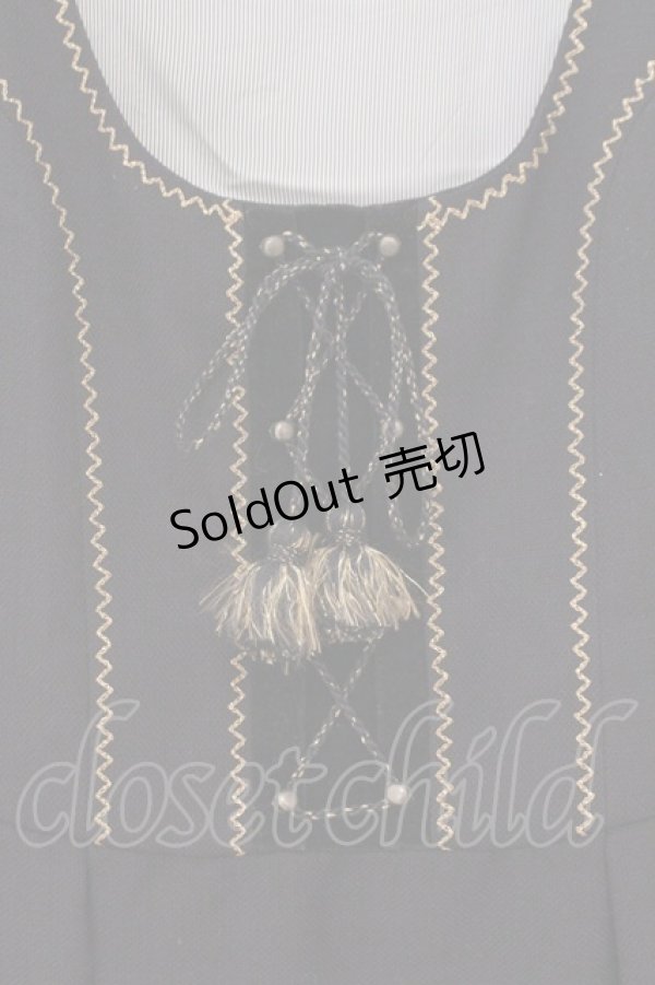 画像2: Jane Marple / シャイニーマトリョーシカエンブロイダリーのフォークロアドレス　ジャンパースカート M クロ O-26-02-23-024-JM-OP-OW-OS (2)