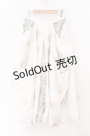 画像: Qutie Frash / 8分丈袴ロンスカ  ホワイト O-26-02-23-083-QU-SK-OW-OS