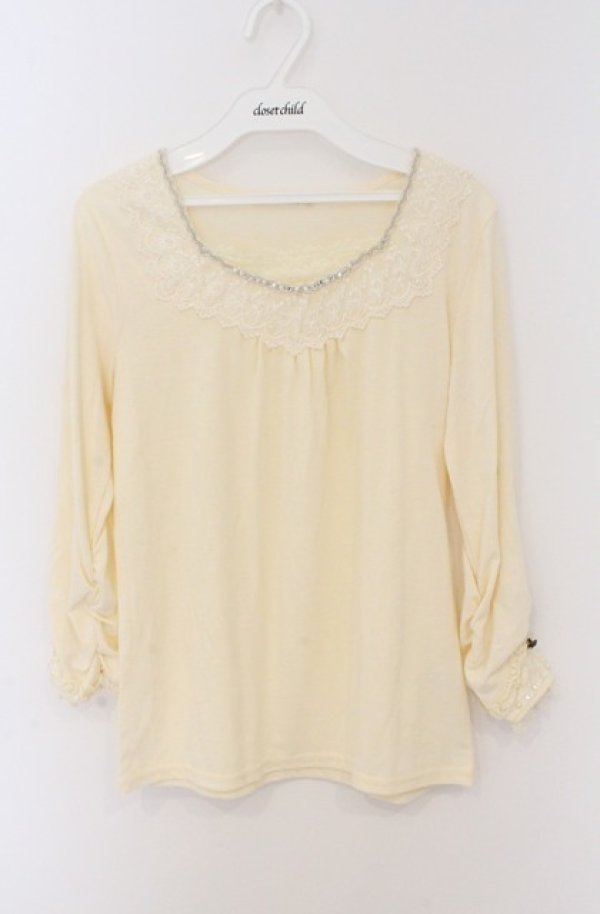 画像1: axes femme / 薔薇ボタン配色カットソー M アイボリー O-26-02-24-1028-AX-TO-IG-OS (1)