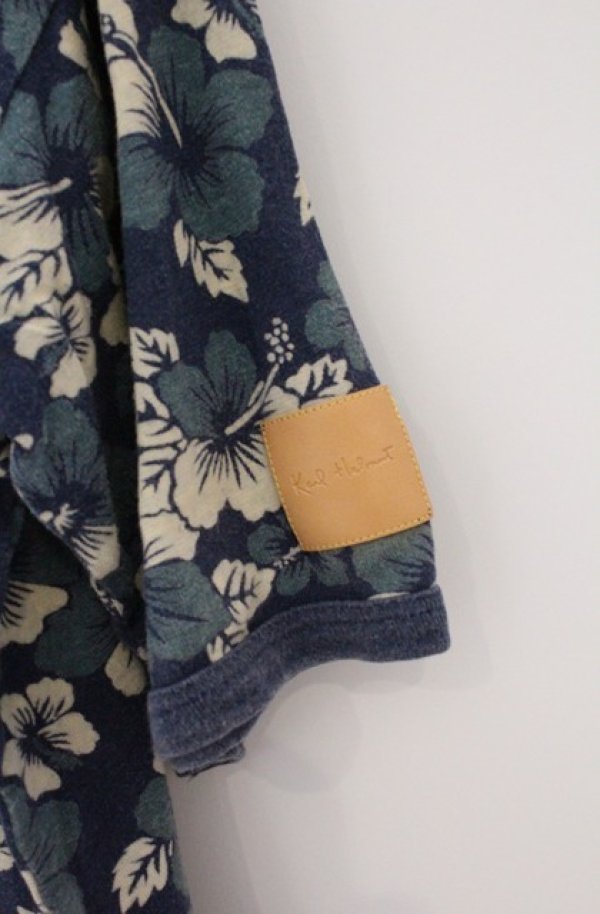 画像2: Karl Helmut / ハイビスカス柄Tシャツ L ネイビー O-26-02-24-1032-EL-TO-IG-OS (2)