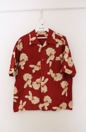 画像: WONDERFUL WORLD / うさぎ柄開襟シャツ  アカ O-26-02-24-1035-LO-BL-IG-OS