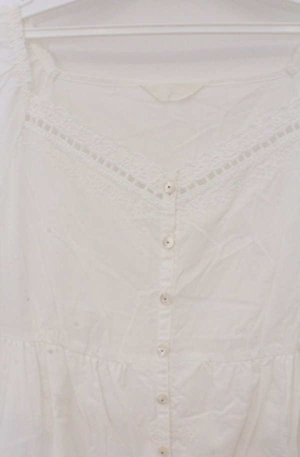 画像2: INGEBORG / カットワークレースブラウスチュニック  オフ O-26-02-24-1041-LO-BL-IG-OS (2)