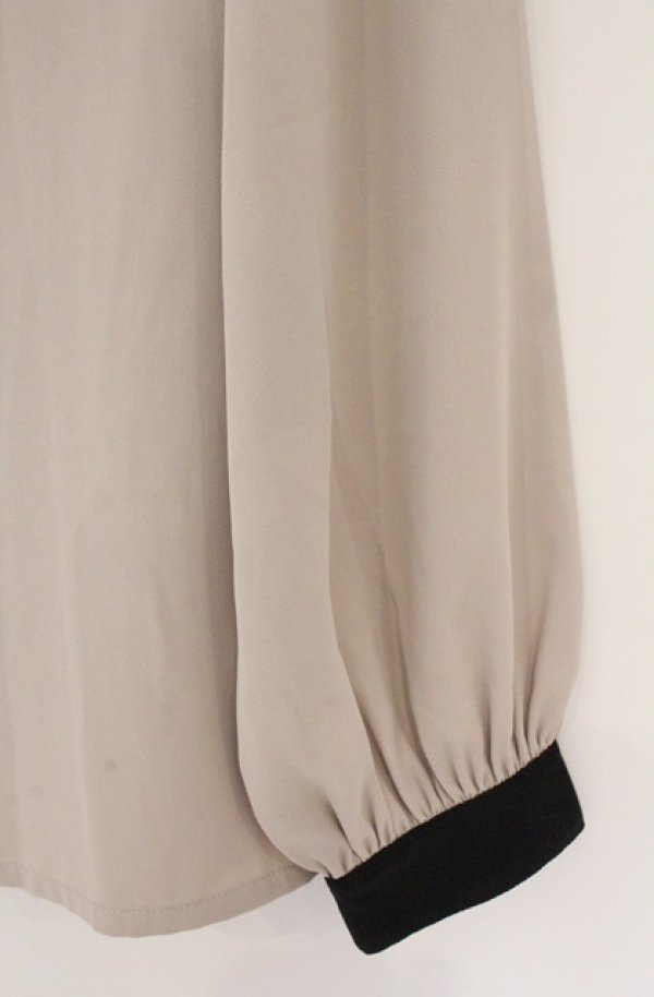 画像3: Rojita / ロゴリボンブラウス  ベージュ×クロ O-26-02-24-1001-LO-OP-IG-OS (3)