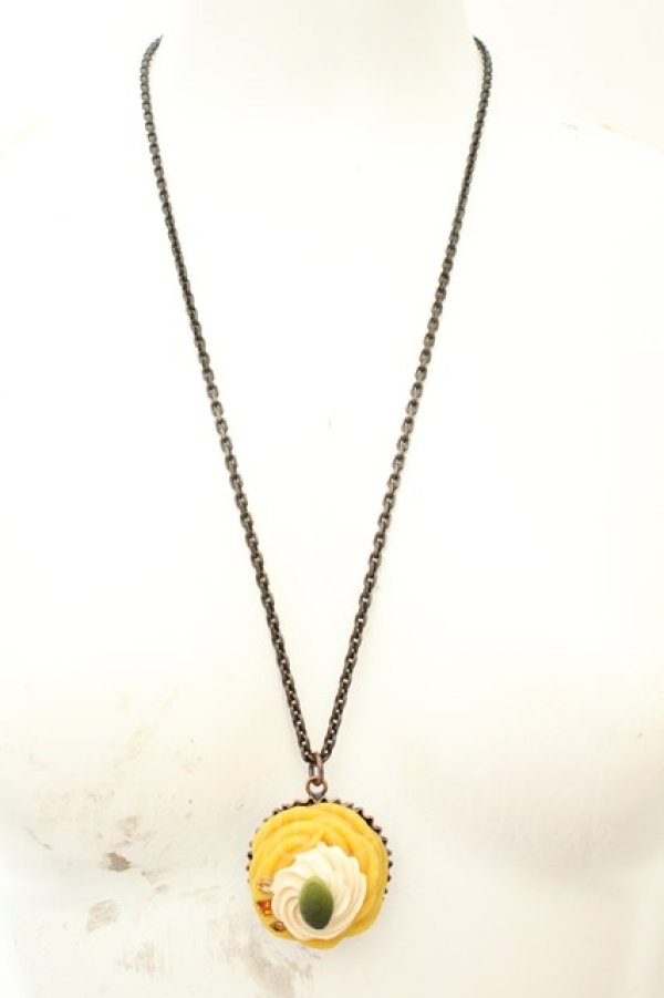 画像2: Q-pot. / カボチャモンブランカップケーキネックレス  イエロー×グリーン×シロ O-26-02-24-2057-QP-AC-IG-OS (2)
