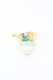画像1: Q-pot. / Mad Tea Party Double TeaCup チャーム  ゴールド×オフシロ×ブルー O-26-02-24-2061-QP-AC-IG-OS (1)