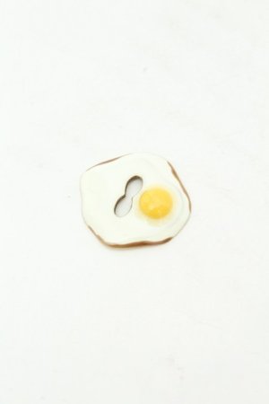 画像: Q-pot. / Fried Egg Charm（めだま焼きチャーム）  シロ×いえろー O-26-02-24-2064-QP-AC-IG-OS