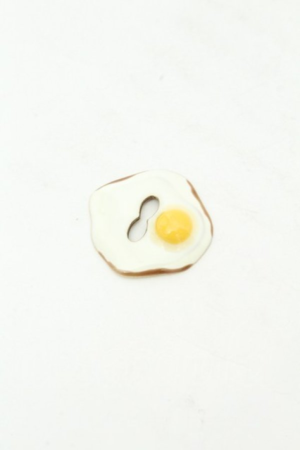 画像1: Q-pot. / Fried Egg Charm（めだま焼きチャーム）  シロ×いえろー O-26-02-24-2064-QP-AC-IG-OS (1)