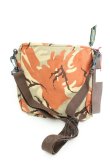 画像2: ALGONQUINS / 迷彩ショルダーバッグ  ブラウン×オレンジ×ベージュ O-26-02-24-2116-AL-BG-IG-OS (2)