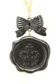 画像1: Angelic Pretty / シーリングスタンプネックレス  クロ×ゴールド O-26-02-24-2042-AP-AC-OW-OS (1)