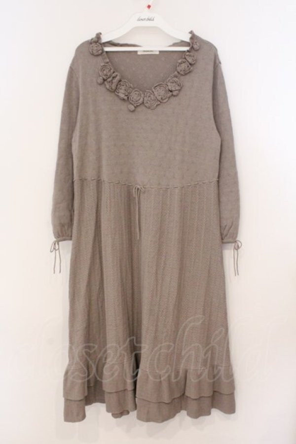 画像1: INGEBORG / 薔薇モチーフニットワンピース 11 ブラウン O-26-02-24-011-LO-OP-IG-OS (1)