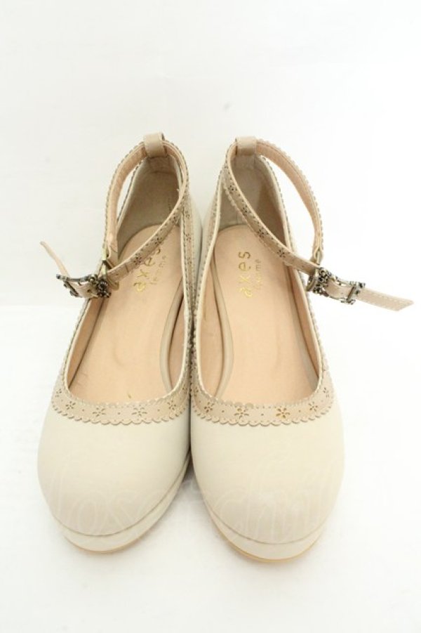 画像2: axes femme / 刺繍スカラップパンプス L ベージュ O-26-02-26-1045-AX-SH-IG-OS (2)