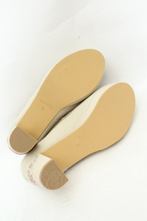 画像4: axes femme / 刺繍スカラップパンプス L ベージュ O-26-02-26-1045-AX-SH-IG-OS (4)