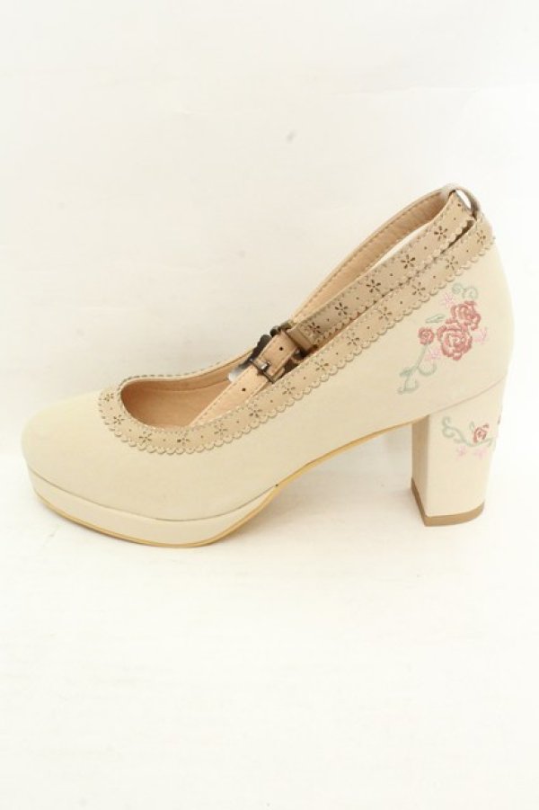 画像6: axes femme / 刺繍スカラップパンプス L ベージュ O-26-02-26-1045-AX-SH-IG-OS (6)