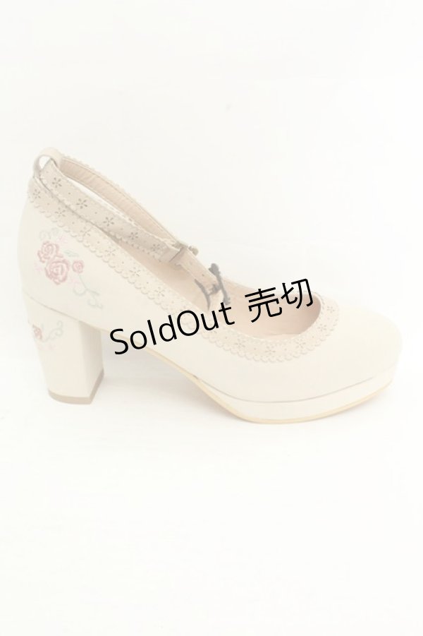 画像7: axes femme / 刺繍スカラップパンプス L ベージュ O-26-02-26-1045-AX-SH-IG-ZT0312G (7)