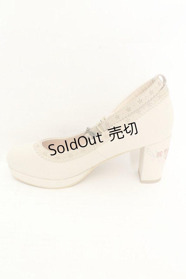 画像8: axes femme / 刺繍スカラップパンプス L ベージュ O-26-02-26-1045-AX-SH-IG-ZT0312G (8)